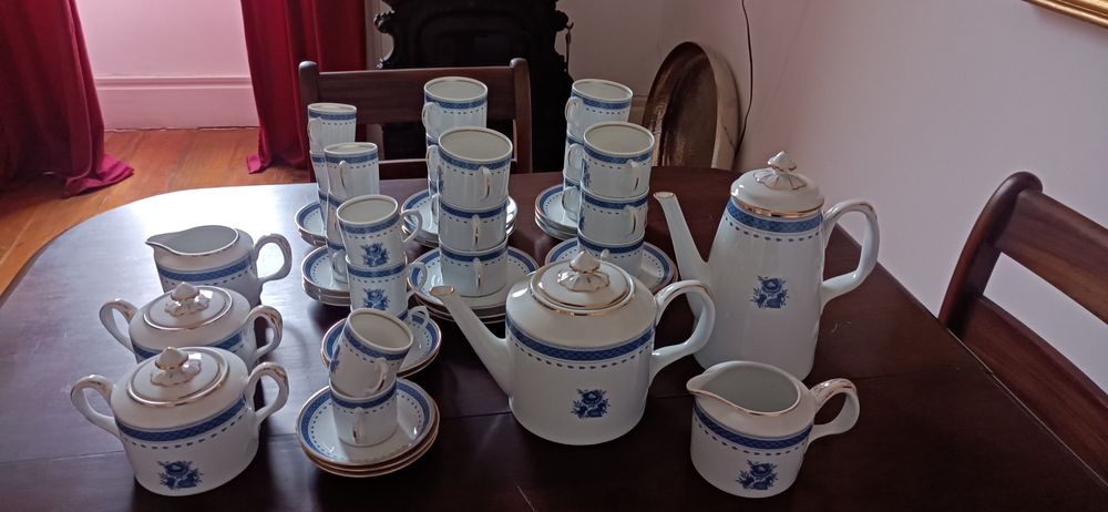 Serviço de Chá e café da coleção “Cozinha Velha”, Vista Alegre