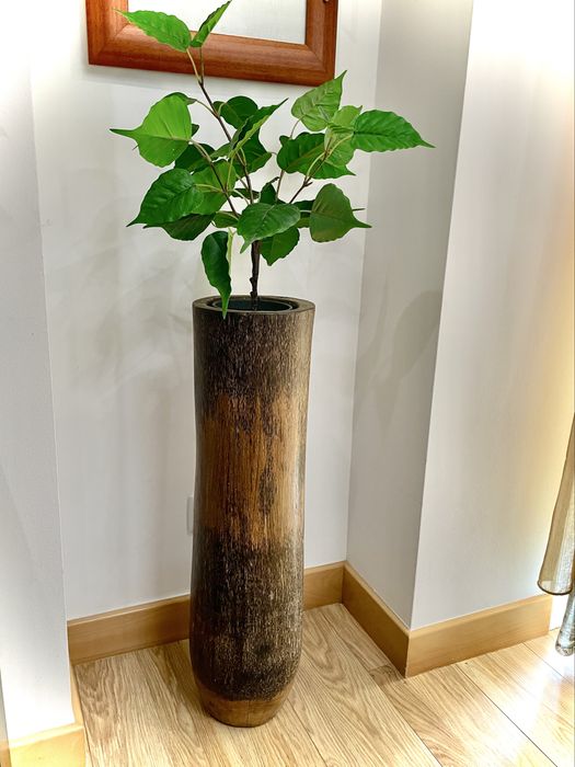 Vaso alto em madeira natural (tronco) – peça decorativa única 80cm