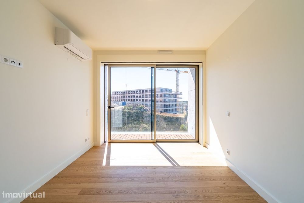 T2 com Vista Mar e Rio na Afurada – Para Arrendamento