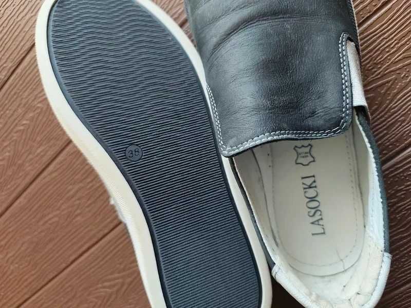 Buty damskie granatowe skórzane półbuty wsuwane Lasocki