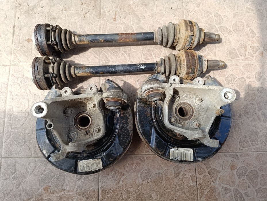 Задня цапфа полуось BMW E39, E46