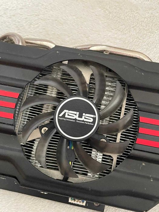 Placa Gráfica Nvidia GTX 670 2GB Asus 2 Ventoinhas