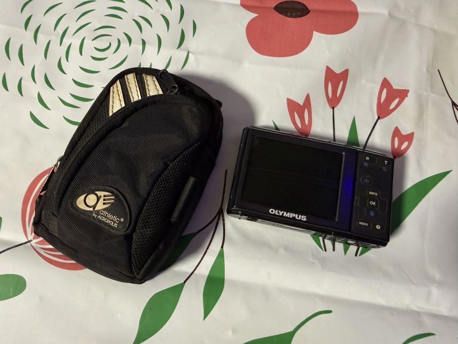 Фотоапарат OLYMPUS FE-47 з чохлом