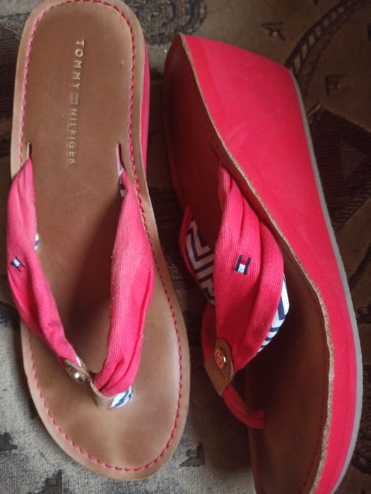 Tommy Hilfiger в'єтнамки