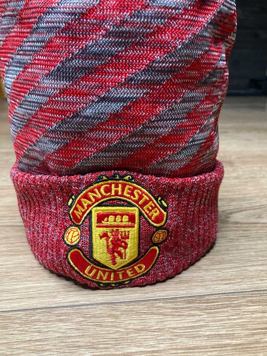Зимняя шапка New Era Manchester United на флисе