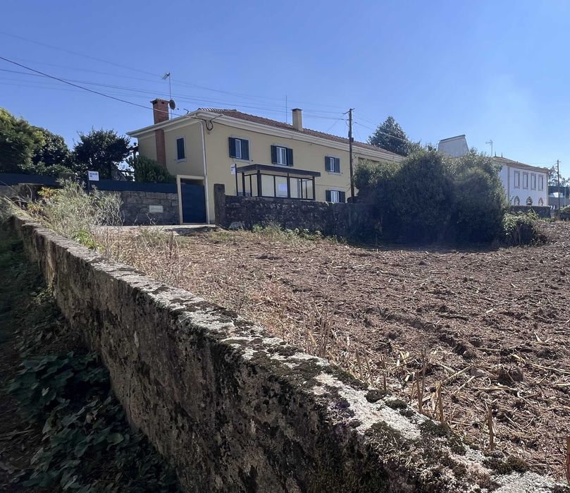 Terreno urbano 850m2 no campo e perto de tudo!