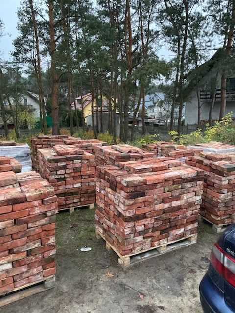 Czerwona cegła , cegla , cegły