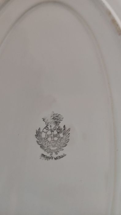 Vendo esta travessa de louça