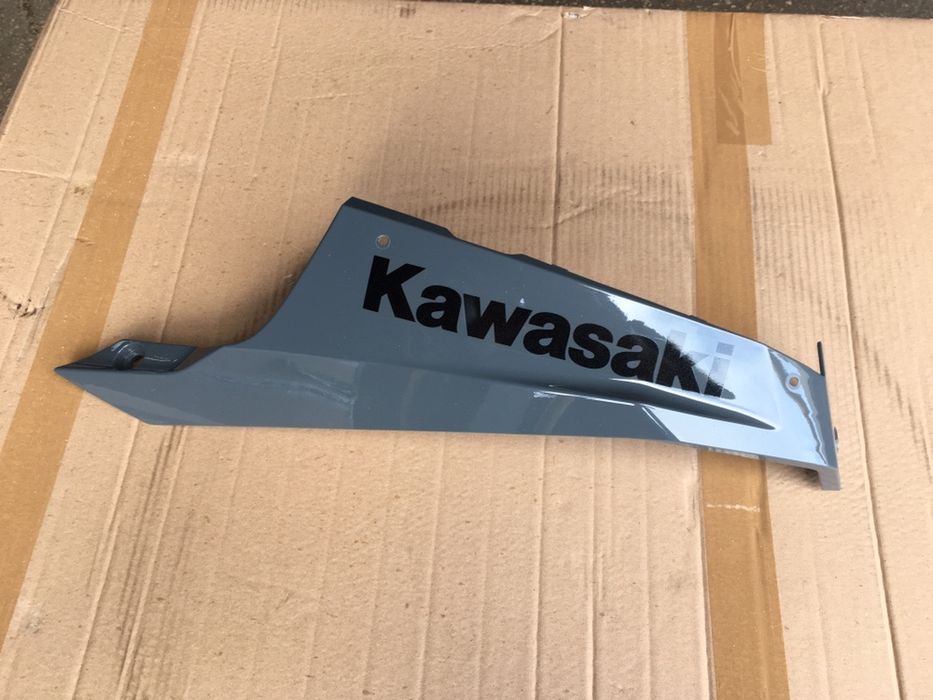 Pług prawy owiewka Kawasaki EX400 Ninja 400