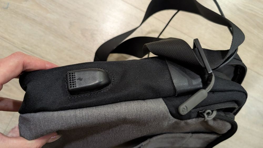 Сумка для ноутбуку з USB