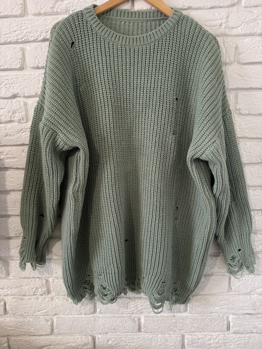 Крута кофта- рванка