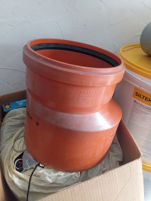 Канализационный переходник 250/200