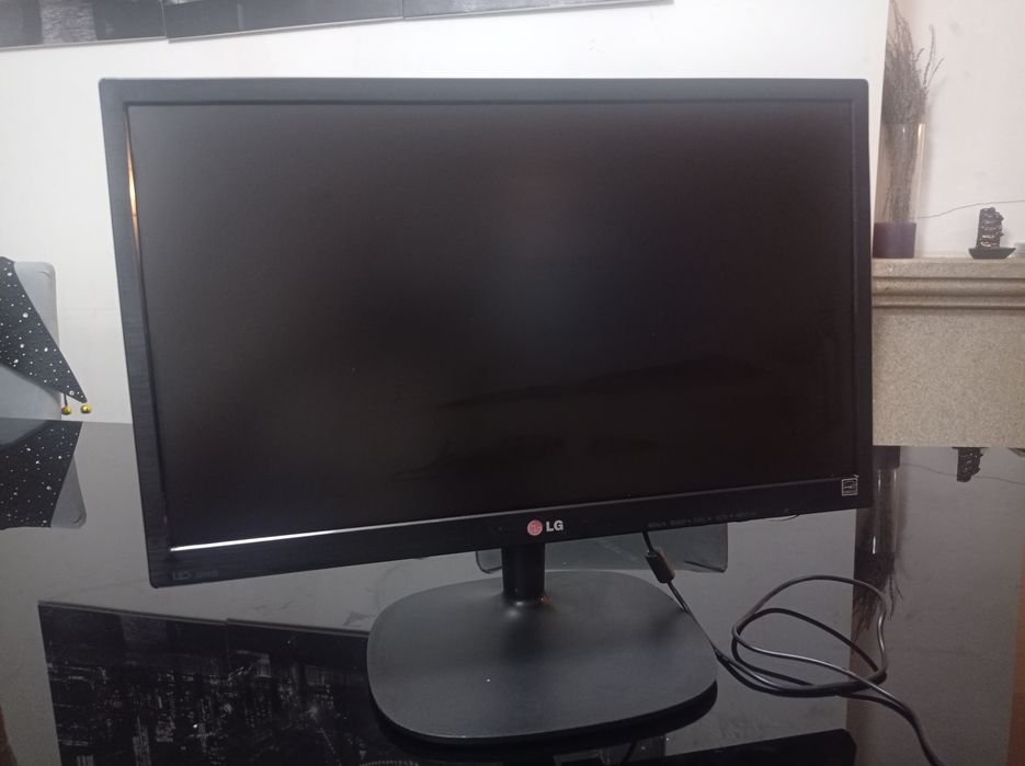Ecrã LG 22m35aa bom estado