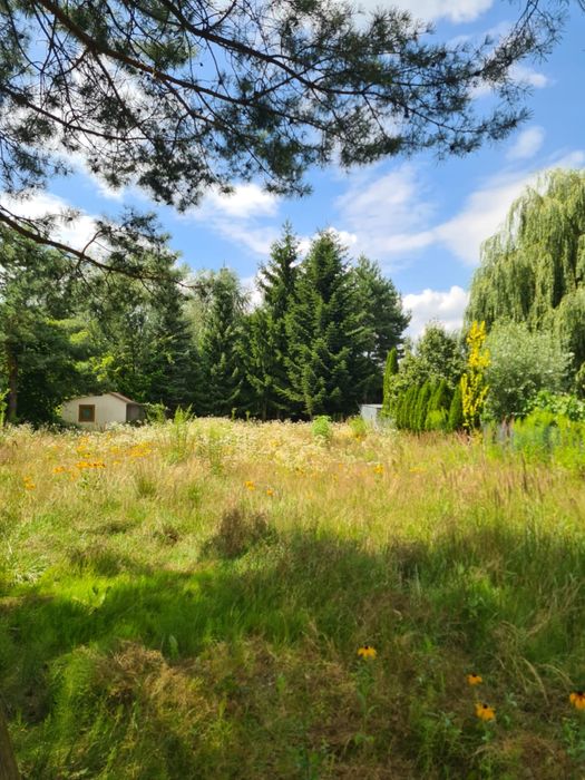 Dzialka budowlana o powierzchni 887m kw z mediami