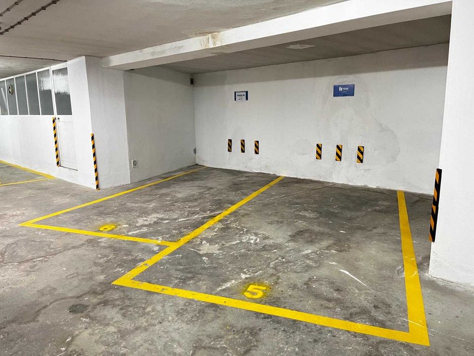 Garagem à venda na Avenida 5 de Outubro, 21