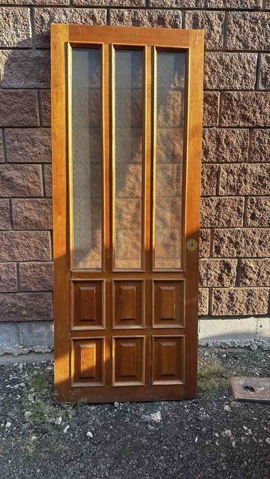 Двері дубові зі склом самовивіз