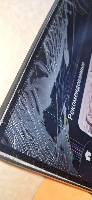 Смарт-монітор Samsung M7 (модель S32BM702UI ) 2022 року виробництва на запчастини або під відновлення.