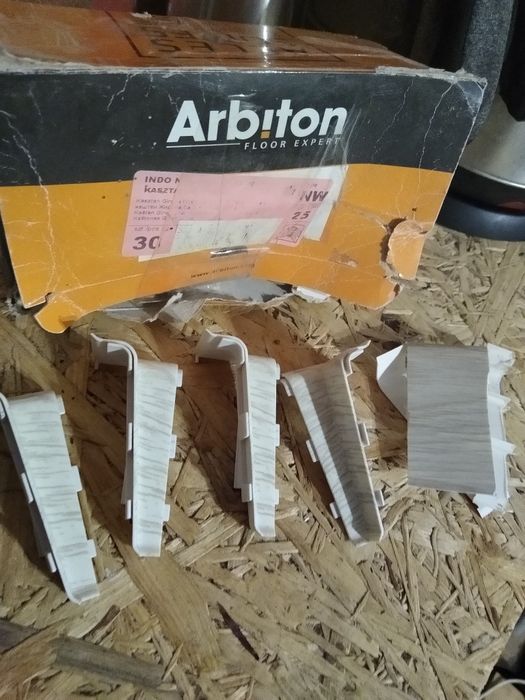 Narożniki Arbiton Dąb Girona 4 sztuki