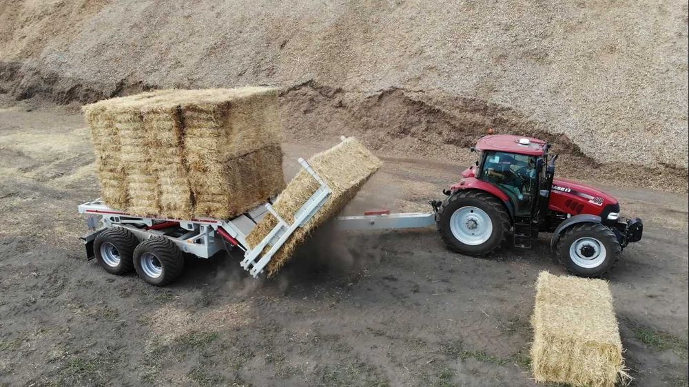 Тюковоз самопогрузчик. Прицеп для прямоугольный тюков. Кобзаренко