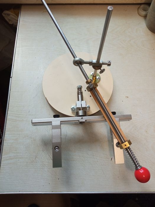 Точилка для ножей с поворотным механизмом