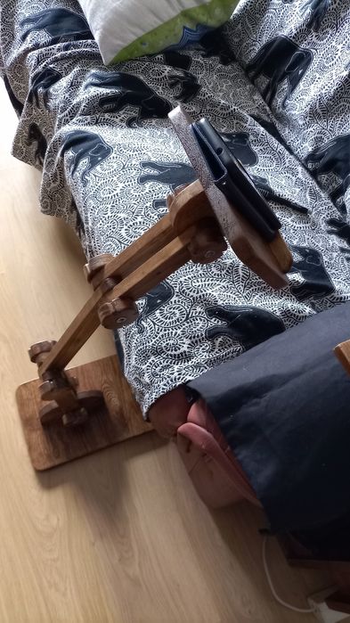 Base de apoio articulado para telemóvel / tablet ou mesmo livro