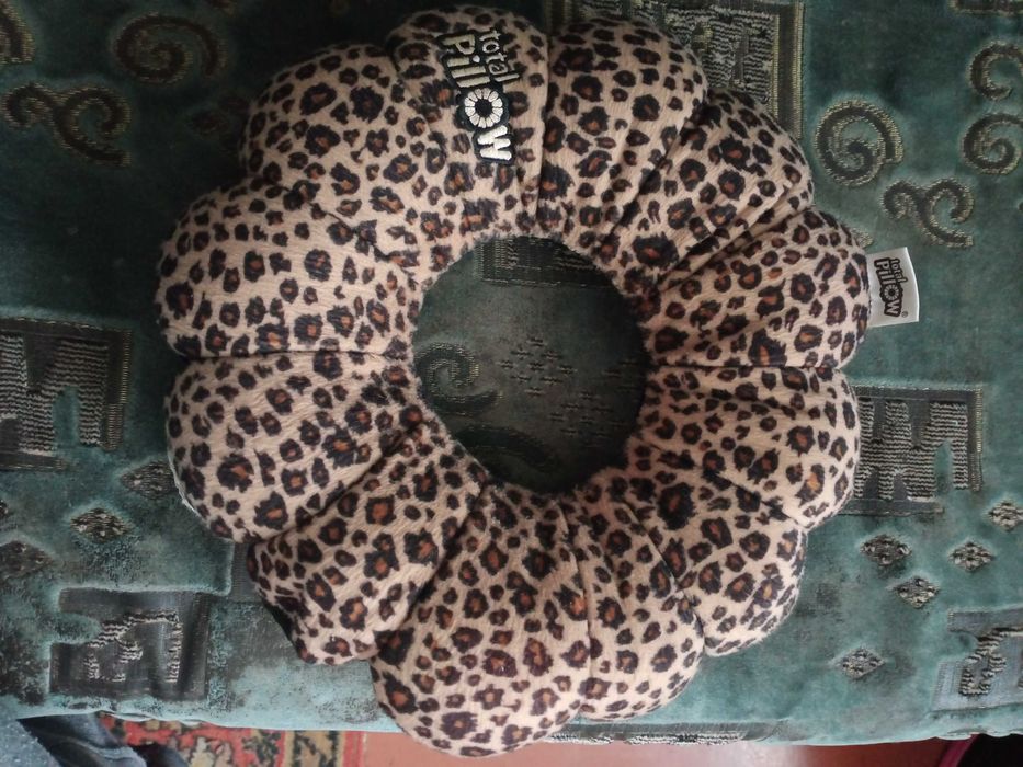 Универсальная подушка под шею, подголовник Pillow