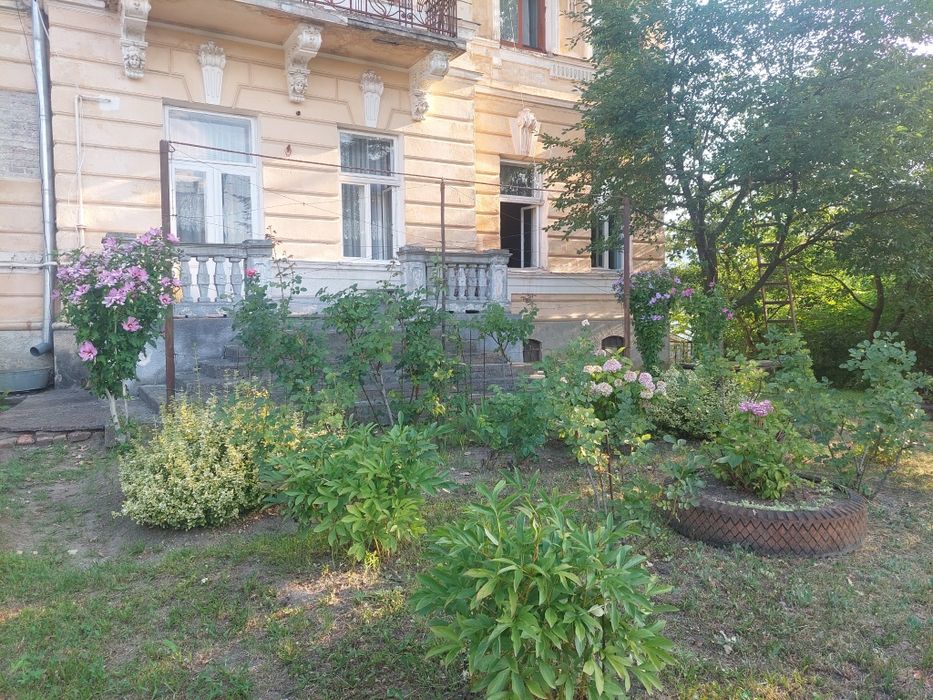 Продаж 2 кім. квартири  79м2 вул. Франка м. Дрогобич