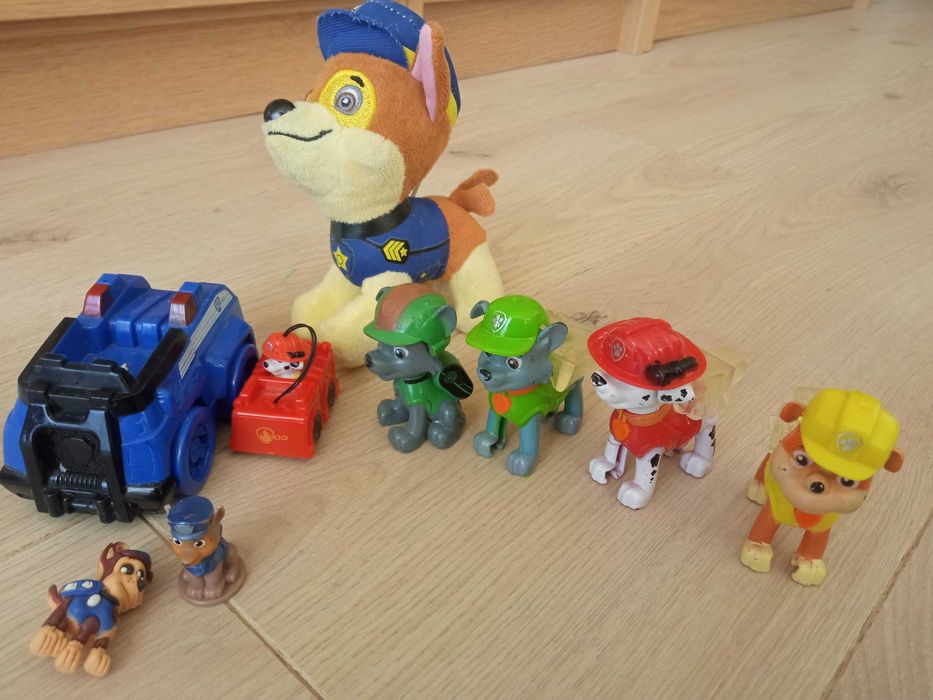 Figurki Psi patrol  5 szt. + maskotka Chase
