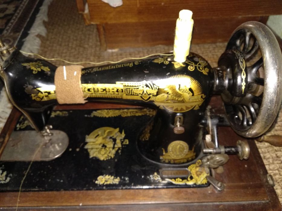 Антиквариат. Продам машинку швейну Зингер