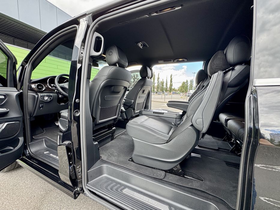 Mercedes Benz V-Class 300d Extra Long AMG