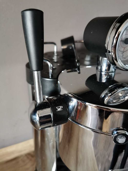 Ekspres do kawy Ariete Cafe Novecento 1387B używany