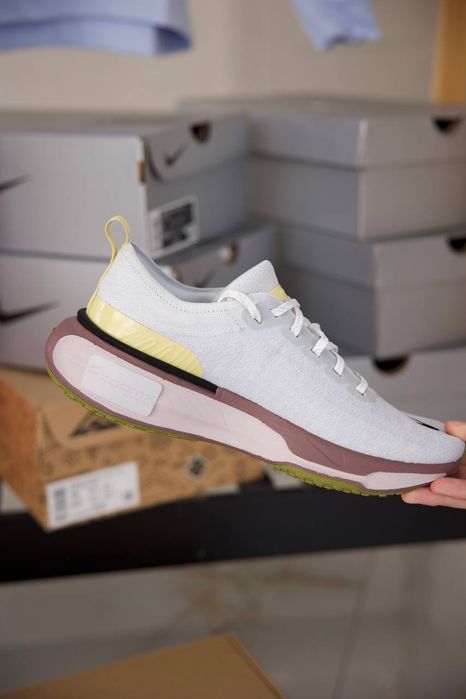 Кросівки Nike ZoomX Invincible Run Flyknit 3