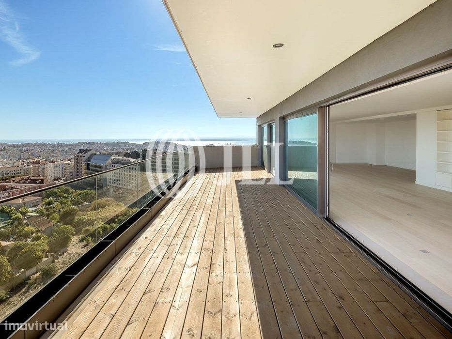 Apartamento T3 em condomínio nas Amoreiras, Lisboa