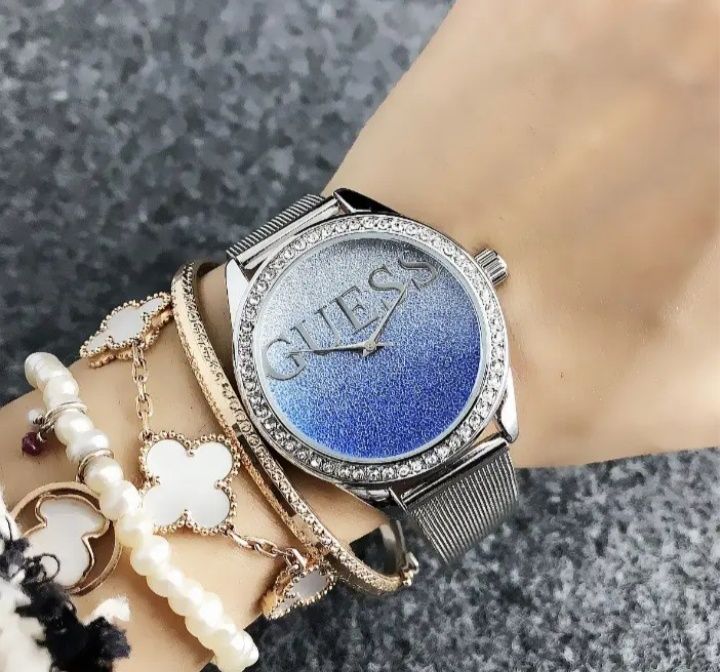 Жіночий наручний годинник під Guess KLB