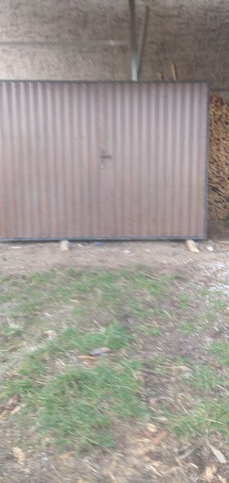 Drzwi garażowe metalowe