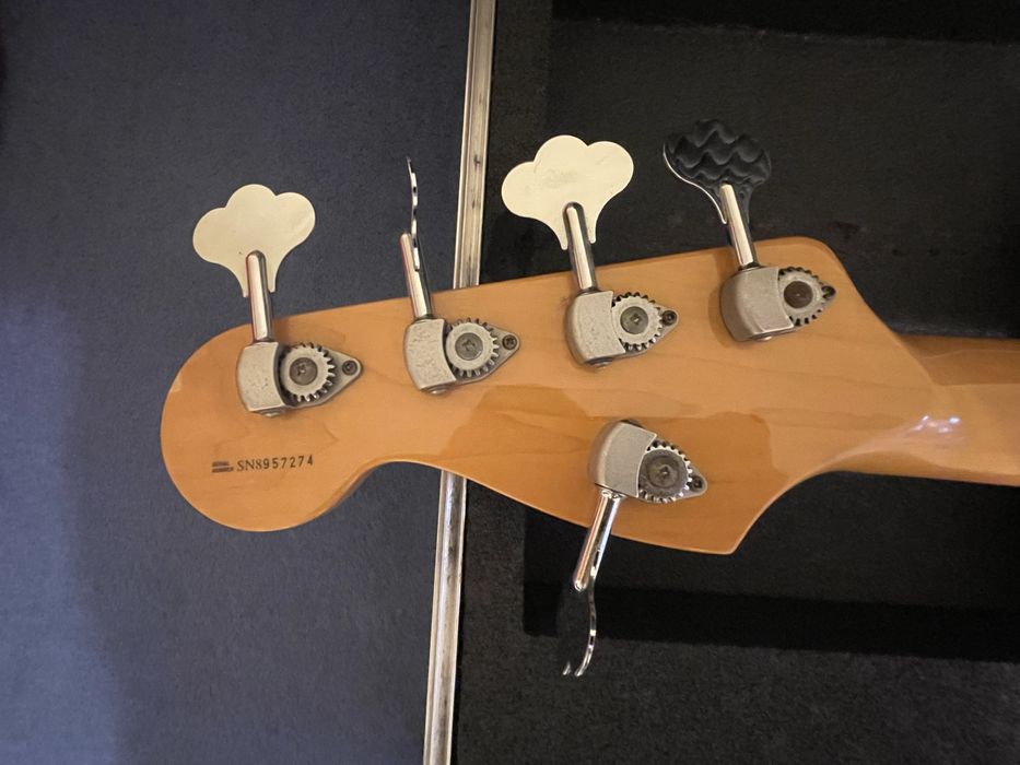 Fender Roscoe Beck V USA