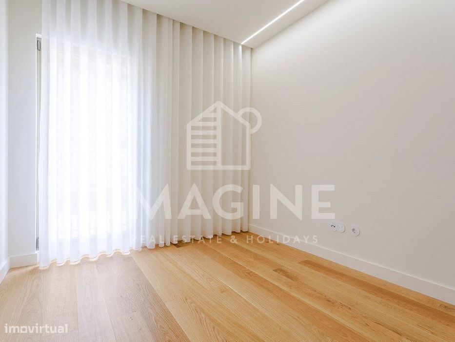 Apartamento T3 , na Avenida dos Combatentes