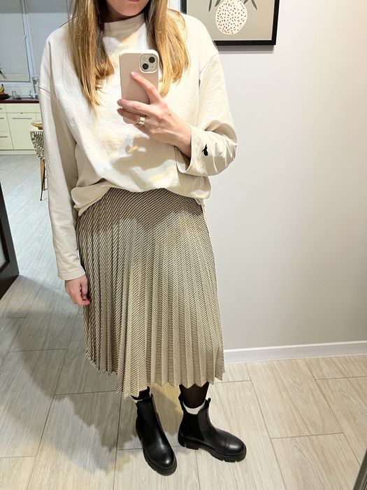 Плісирована спідниця