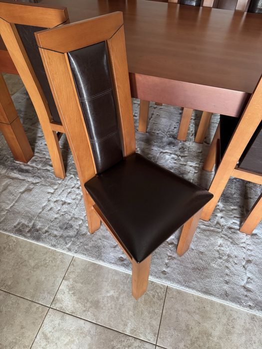 Mesa jantar + 6 Cadeiras e Aparador