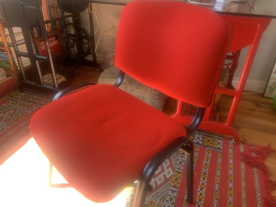 Cadeira de escritório vermelha
