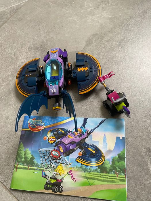 Лего літак Бетгьорл і переслідування Бетлітаком