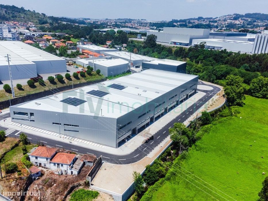Pavilhão na Zona Industrial em S. Martinho do Campo