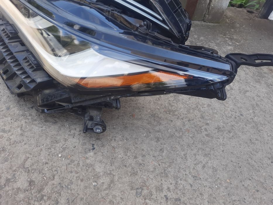 Фара Toyota Venza фары Full Led AFS  2020+ XLE Limited