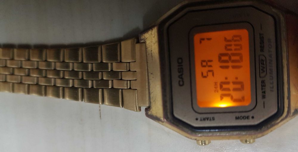 Zegarek nareczny Casio LA680WE ILLUMINATOR 3284 maly damski meski unisex modul 3284 zgrabny podswietlenie kolor zloty