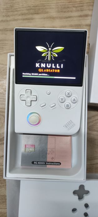 Consola Anbernic RG40XXV – Como Nova  + De 1000 Jogos  +2 Sistemas