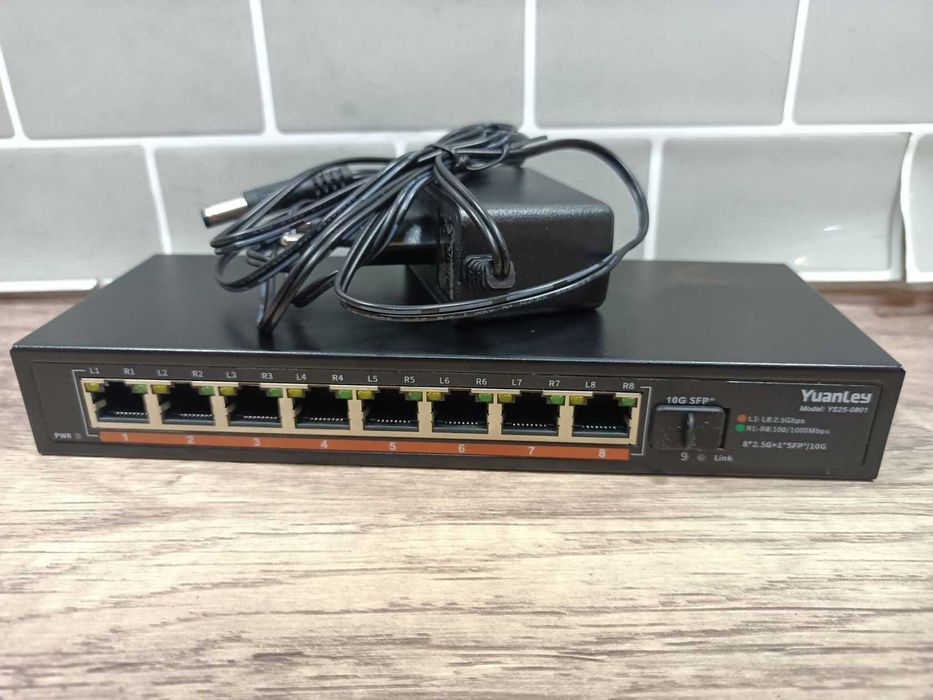 Робочий 8-порт. 2.5 Gbps коммутатор Ethernet Yuanley 1x SFP+