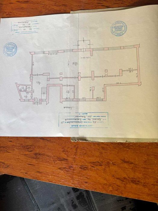 Здається в оренду приміщення на Червоній лінії біля зупинки!