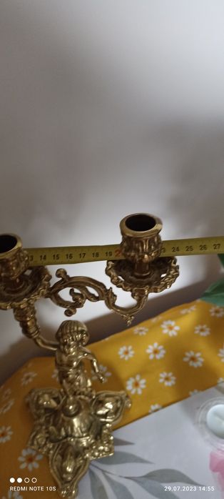 Świecznik 2-ramienny na 3 świece.