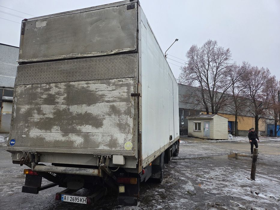 Продам термо будку  2000 год  с гидробортом