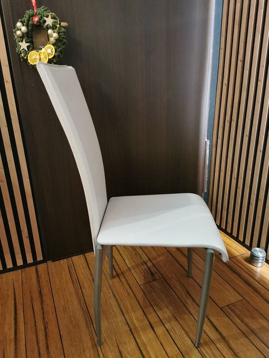 Krzesło Jysk białe ekoskóra